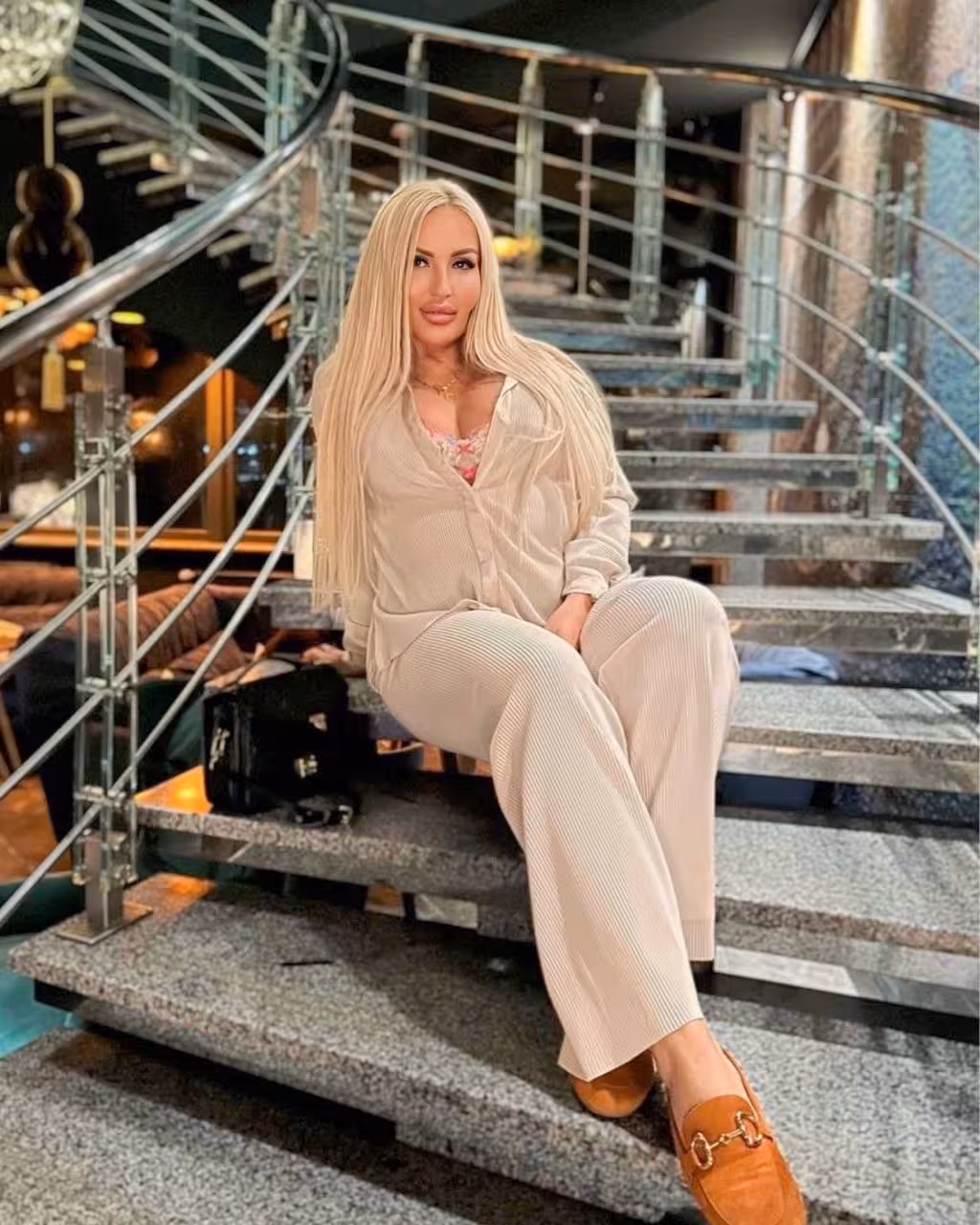 Elena rencontre femme yaoundé