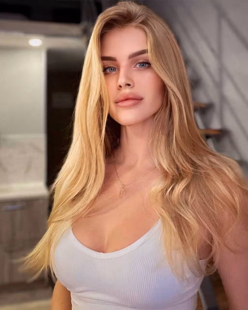Elya rencontre femme russe gratuit