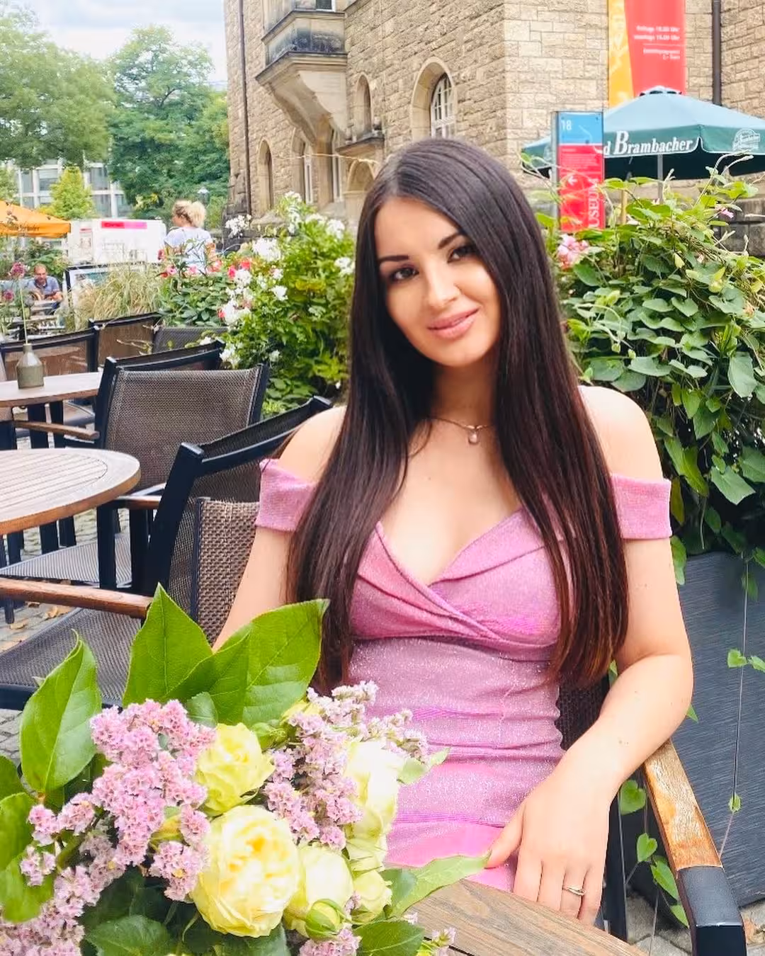 Olena rencontre femme urrugne