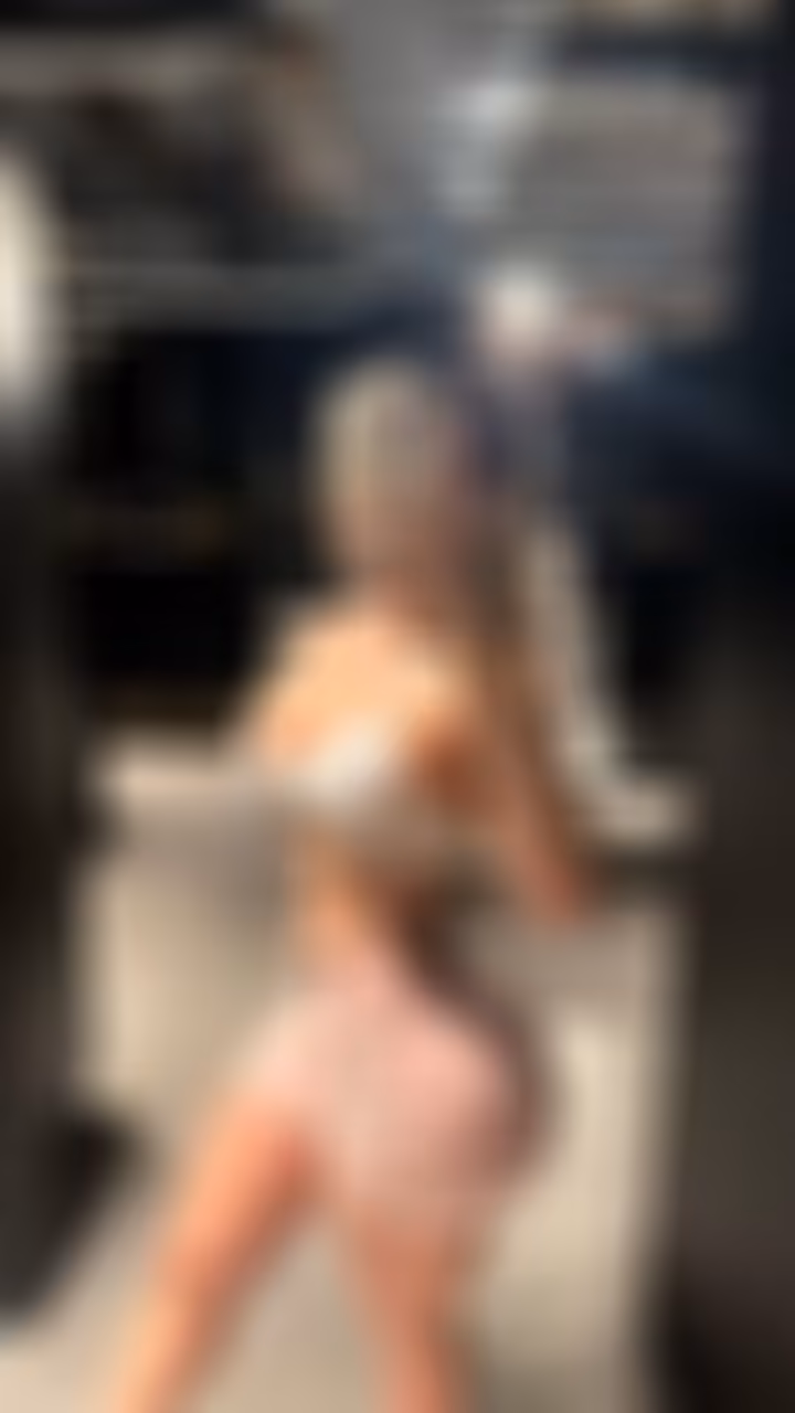 Alicia rencontre femme yougoslave