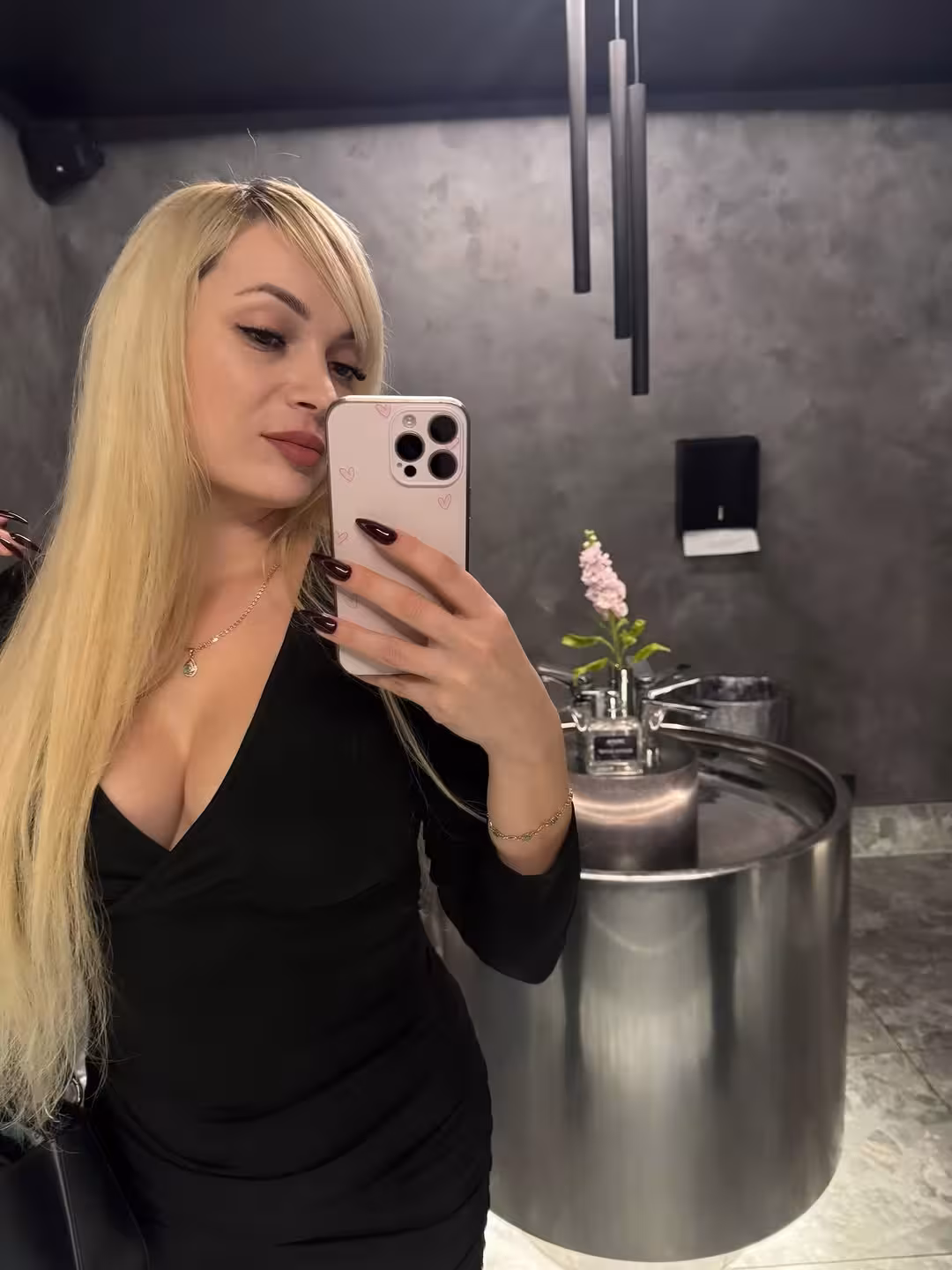 Viktoria  rencontre des russes