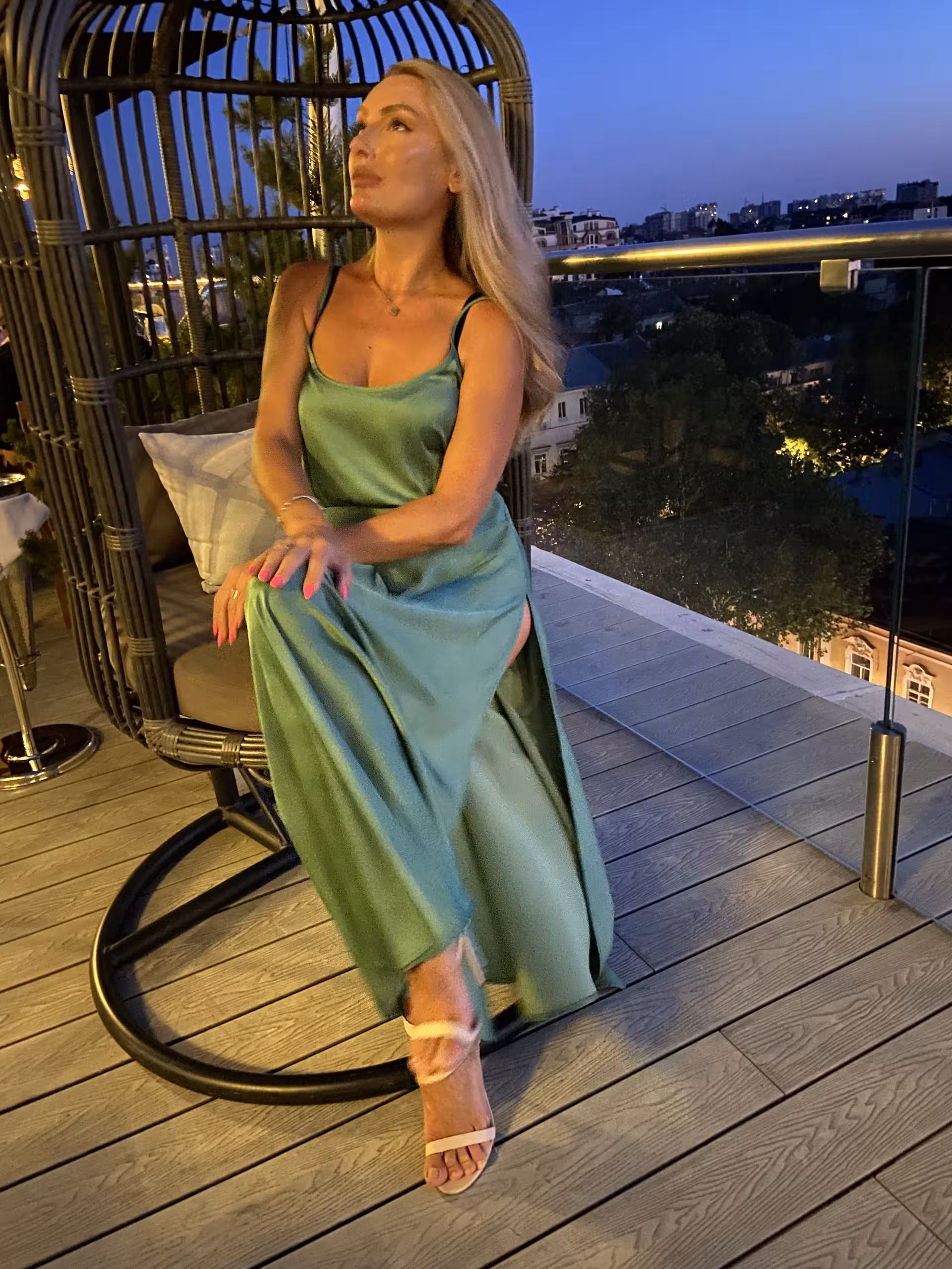 Elena rencontre femme 20 ans