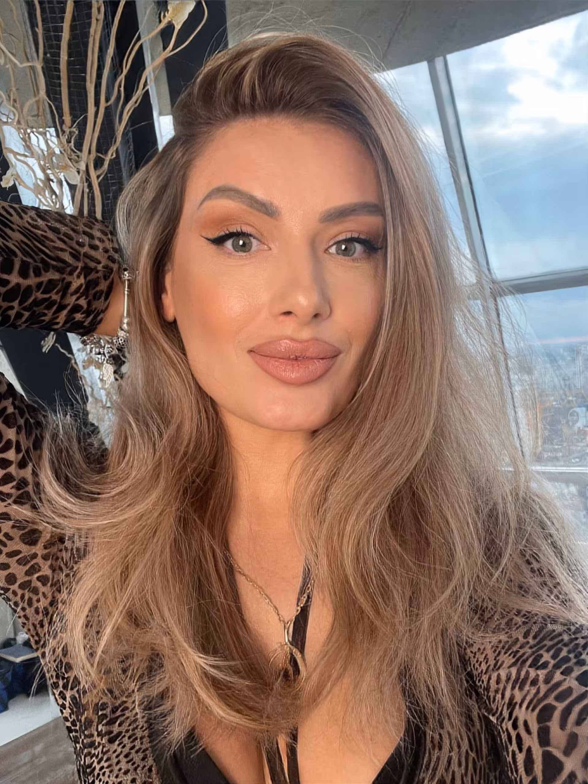 Elena rencontre femme 20 ans