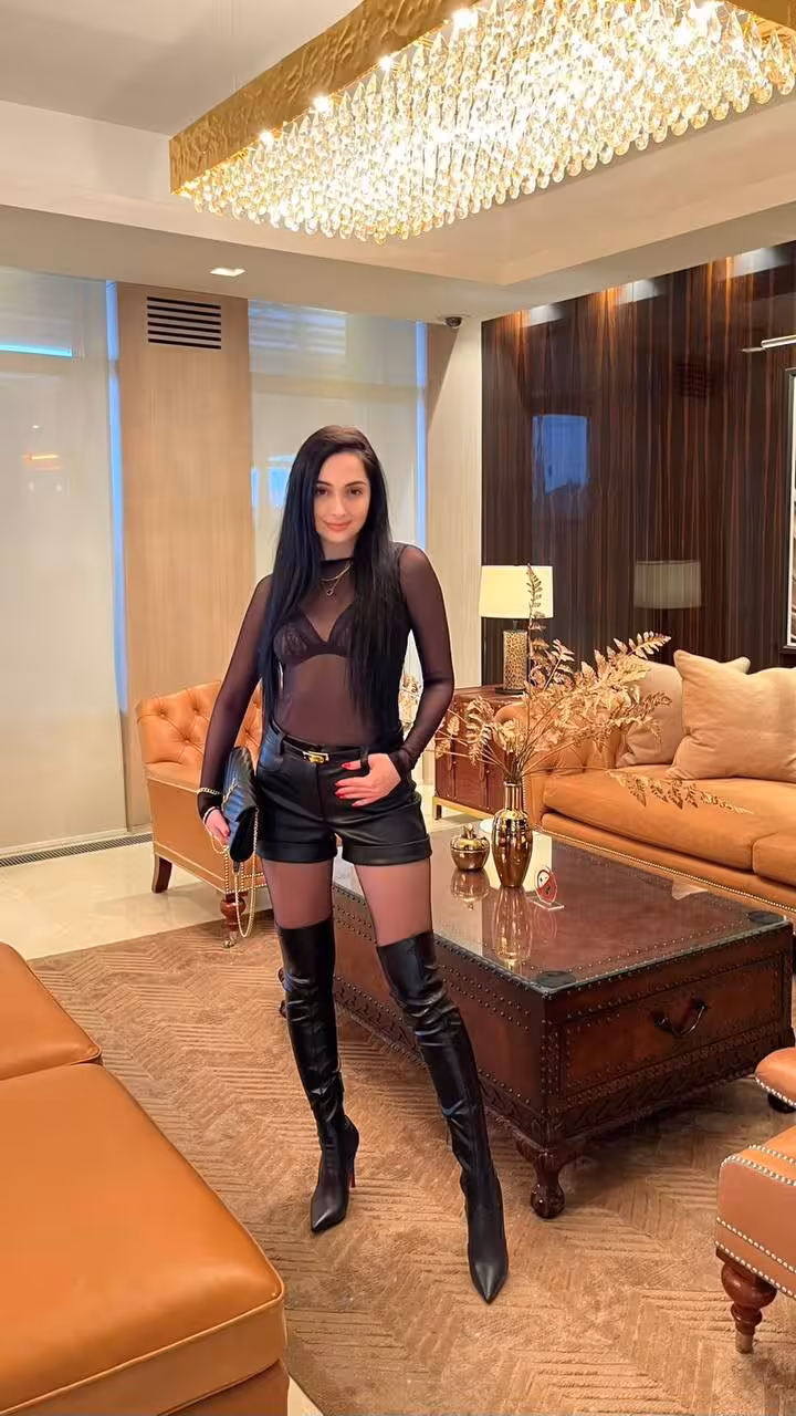 Christina rencontre femme 92800