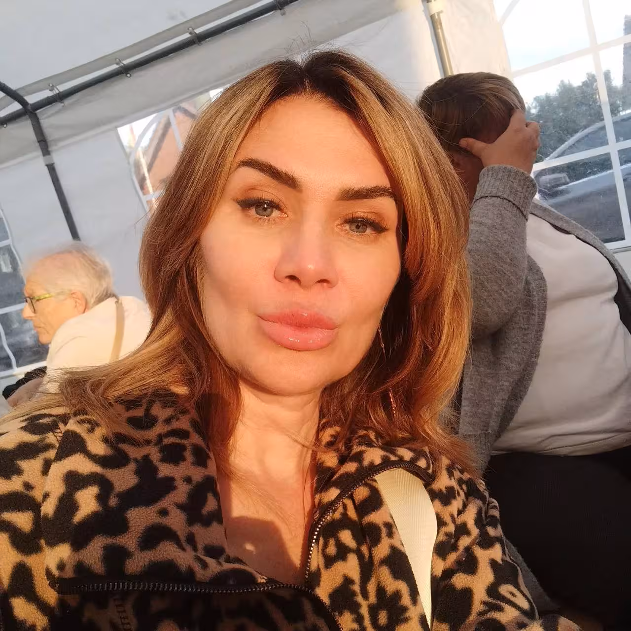 Angela rencontre femme italienne
