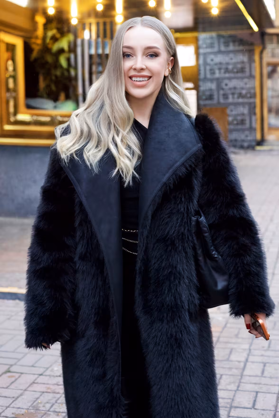 Polina rencontre femme 25 ans