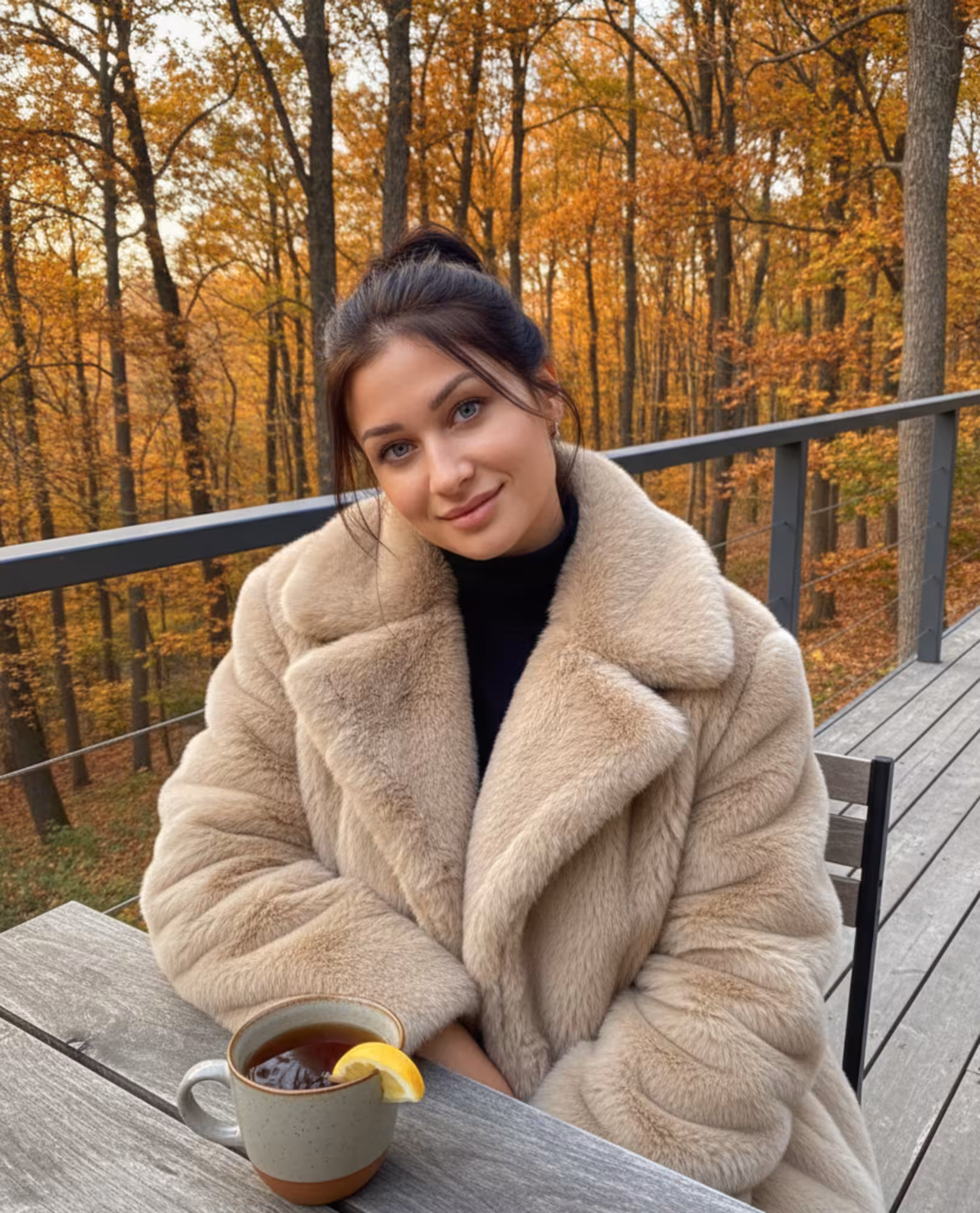 Alina rencontre femme qui aime le camping car