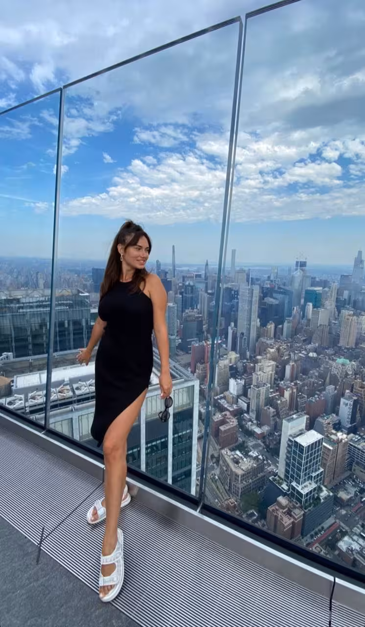 Natalya rencontre femme jeune