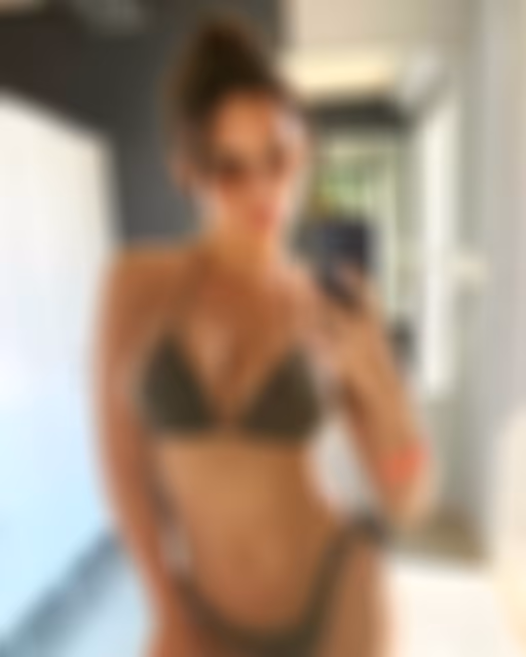 Natalya rencontre femme jeune