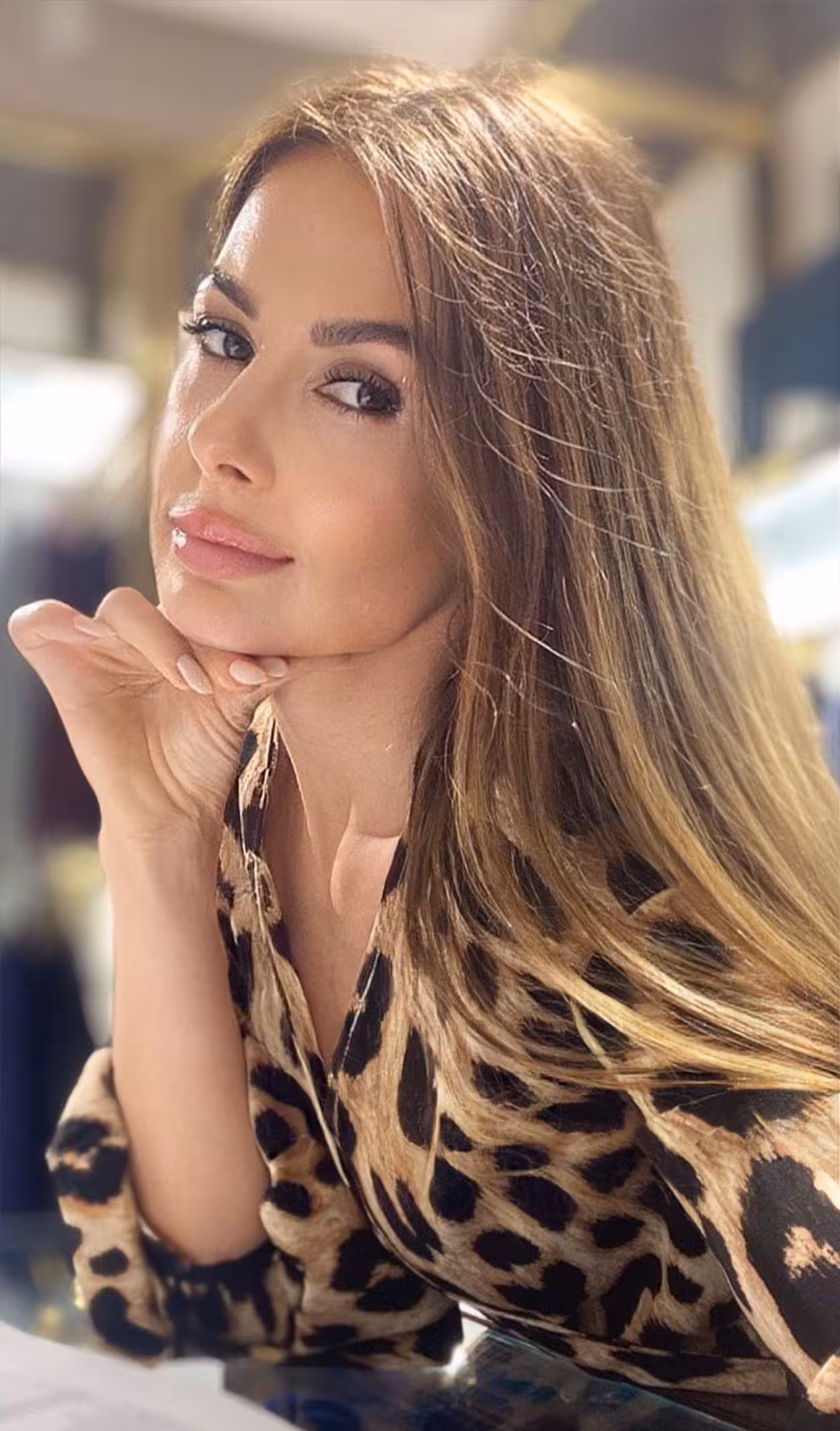 Olena rencontre femme divorcée ou veuve algerie