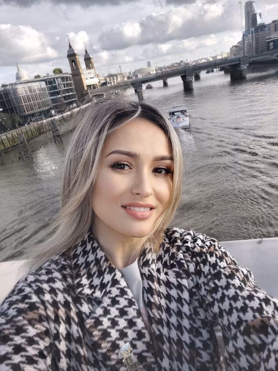 Nataliia rencontre femme polonaise parlant francais