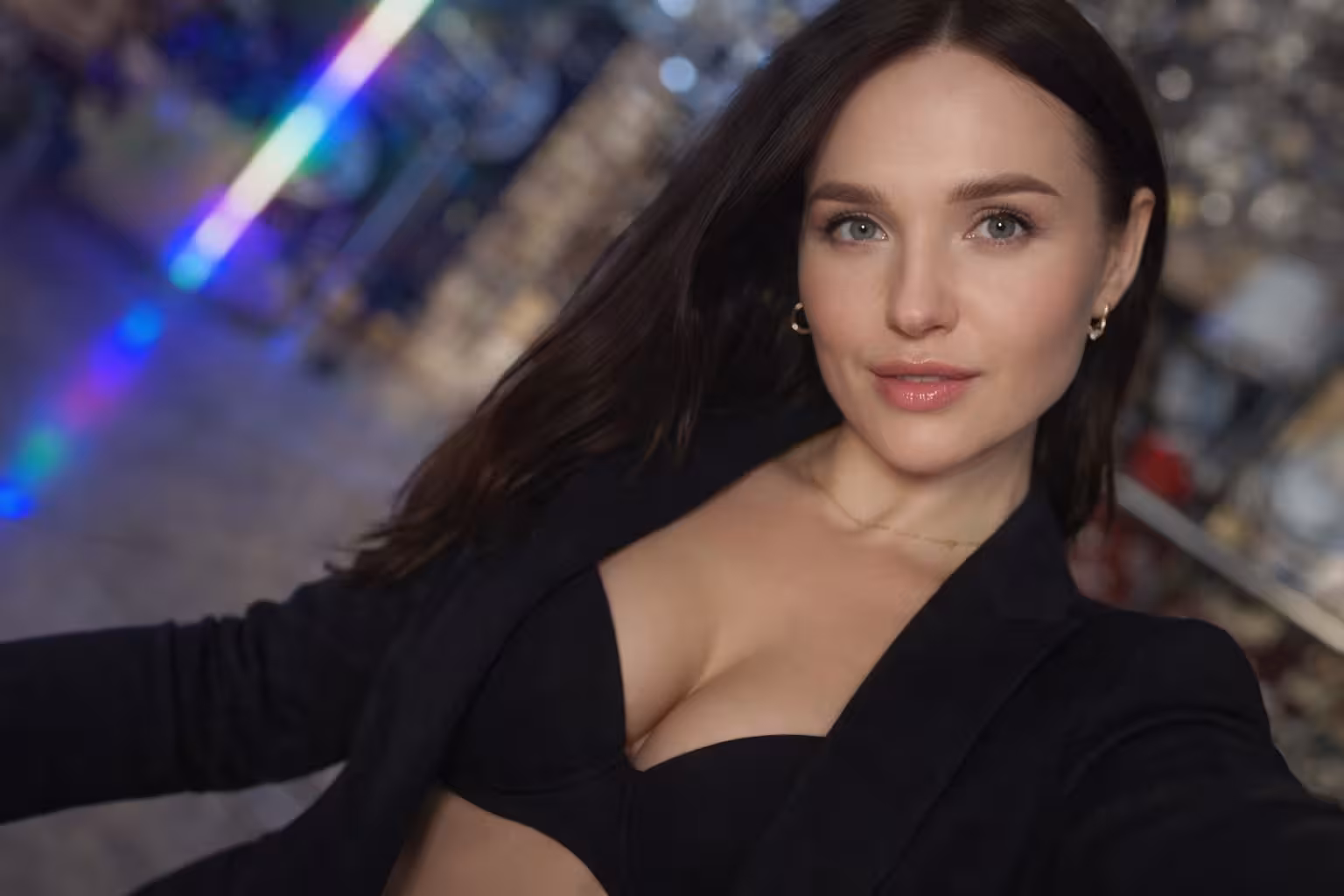 Elena rencontre femme veuve riche