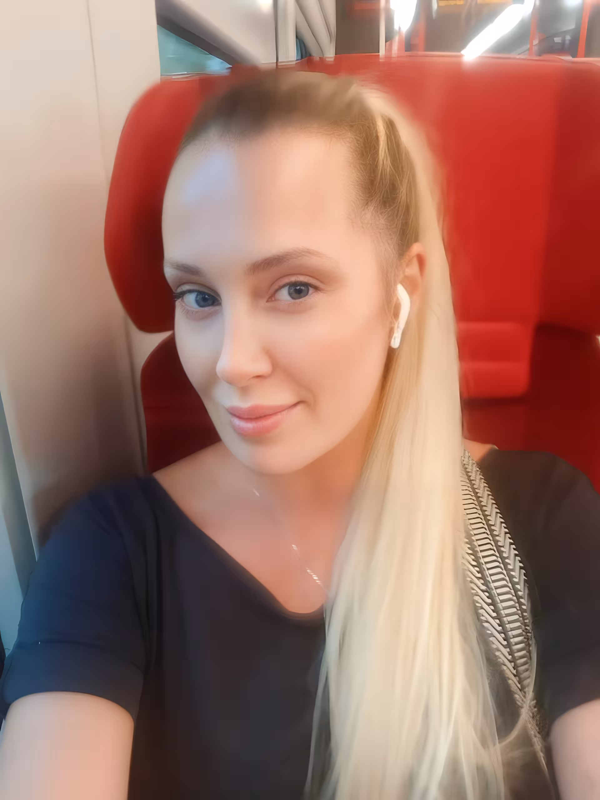 JULIA 44 yo from Kiev Ukraine rencontre femme russe parlant francais