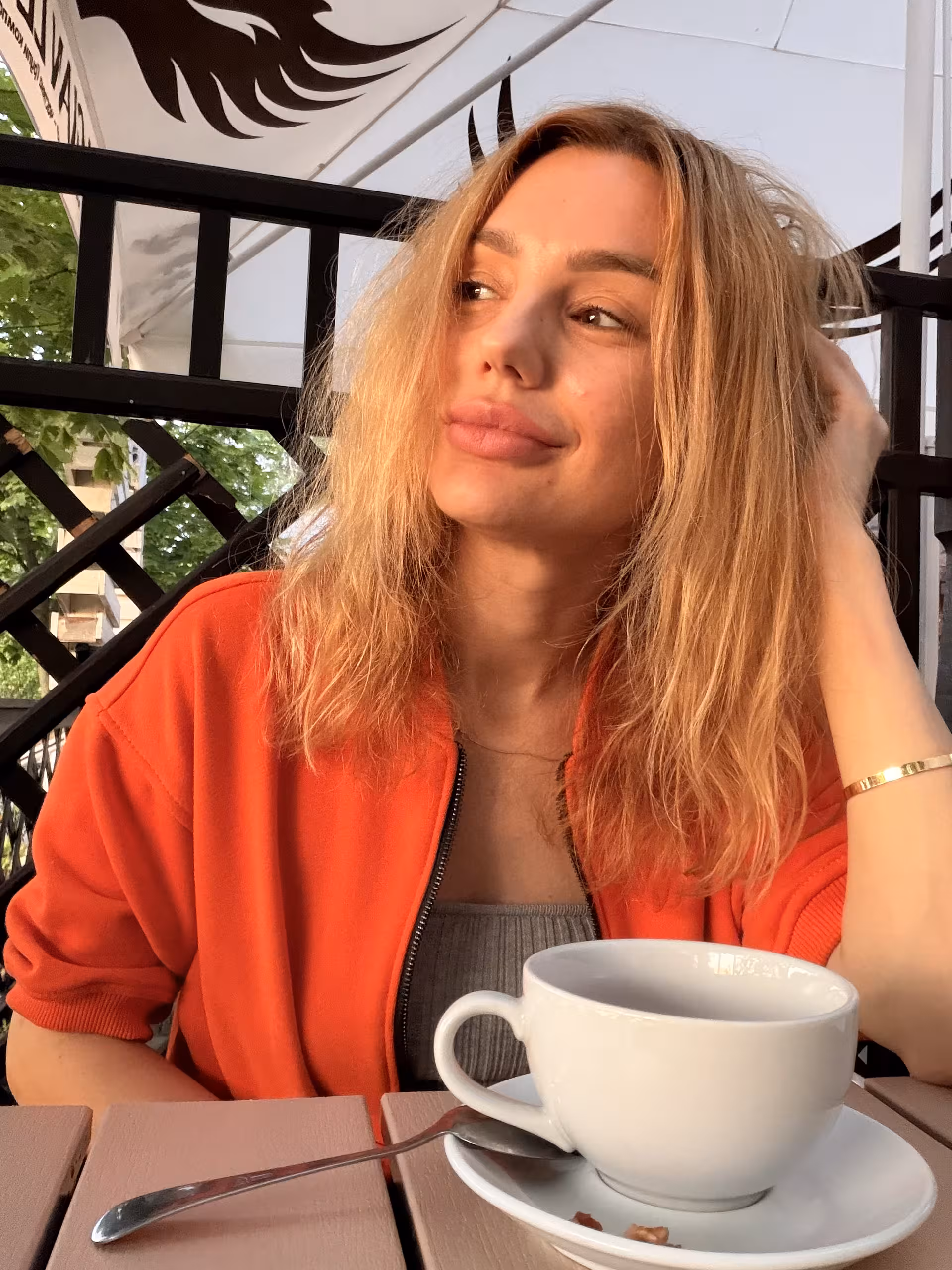 Yana 40 yo from Dnipro Ukraine rencontre russe bordeaux