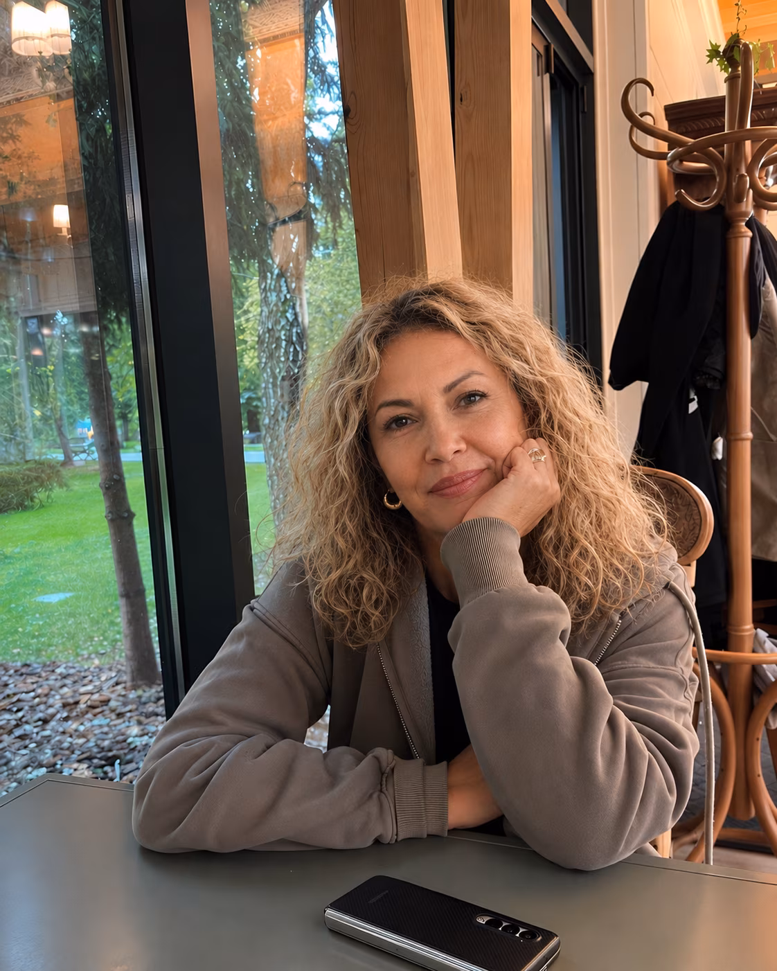 Olga 50 yo from Odesa  Ukraine Je cherche un homme célibataire pour construire quelque chose