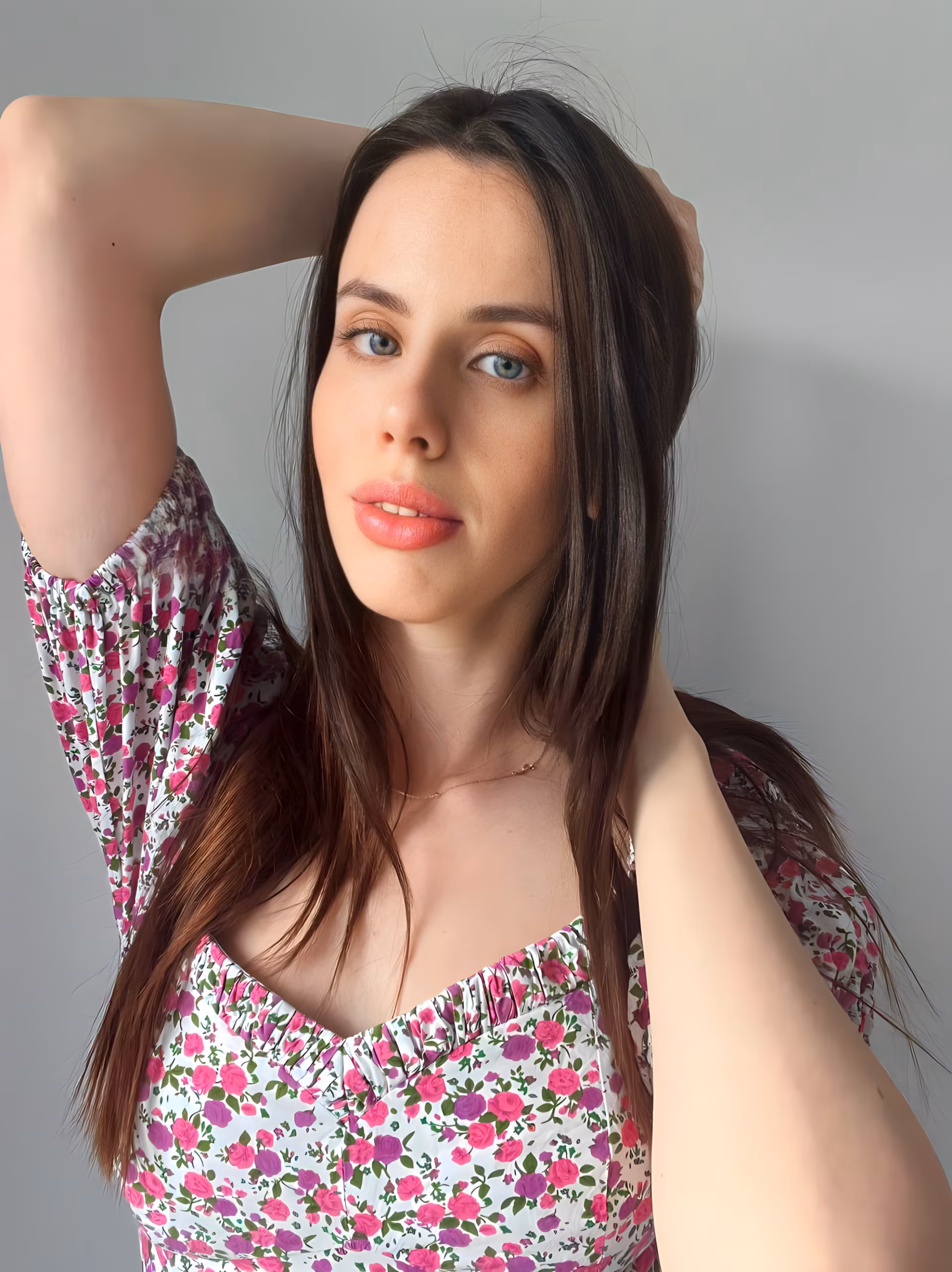 Lilia 30 Bucharest Romania Je suis une femme célibataire et je cherche l'amour