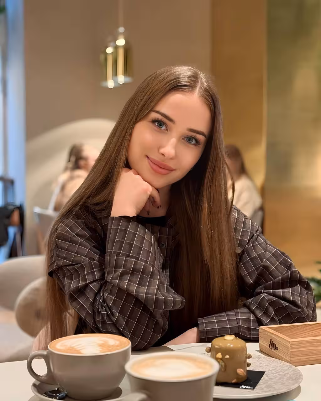 Veronika 21 yo from Ivano-Frankivsk Ukraine rencontre russie espagne