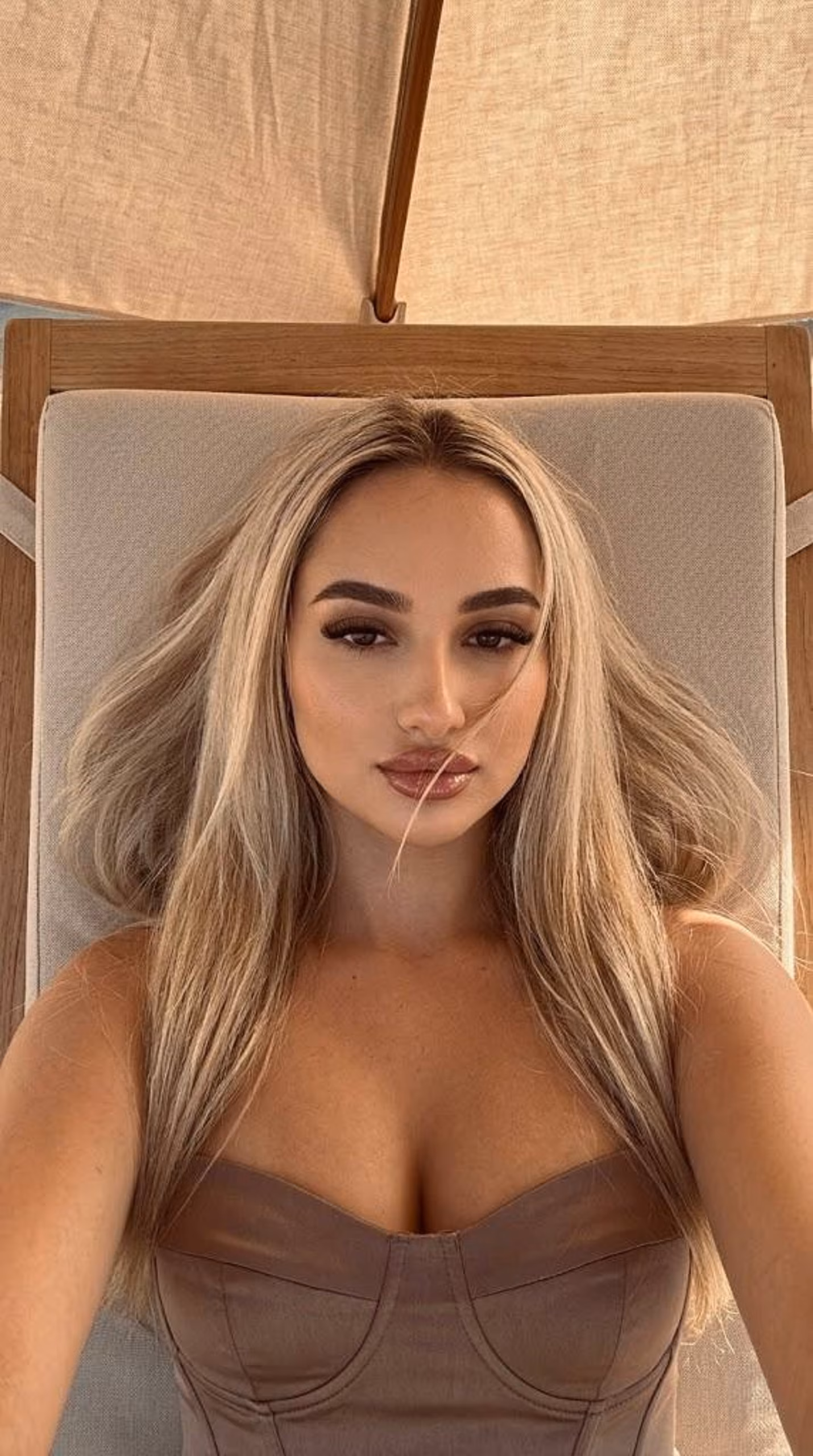 Anna 24 Ivano-Frankivsk Ukraine Je suis seule et je cherche l'amour