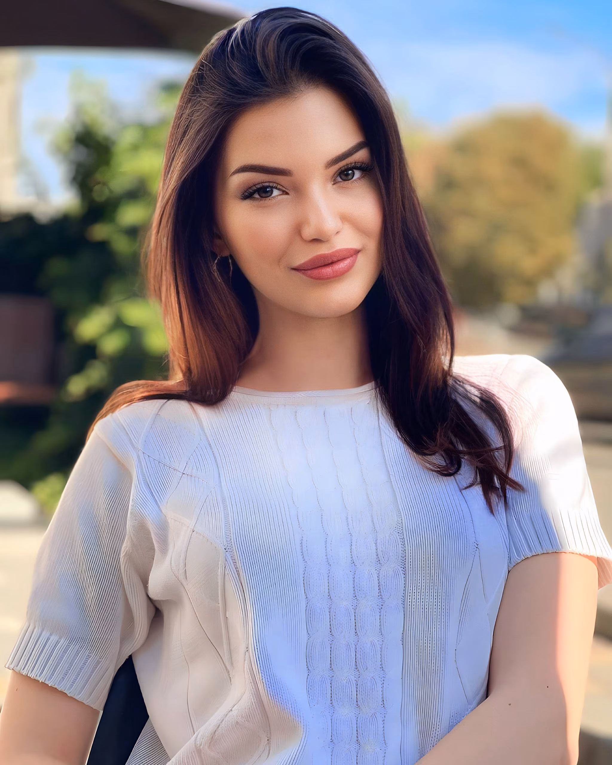 Alina 19 Ukraine homme confiant honnête