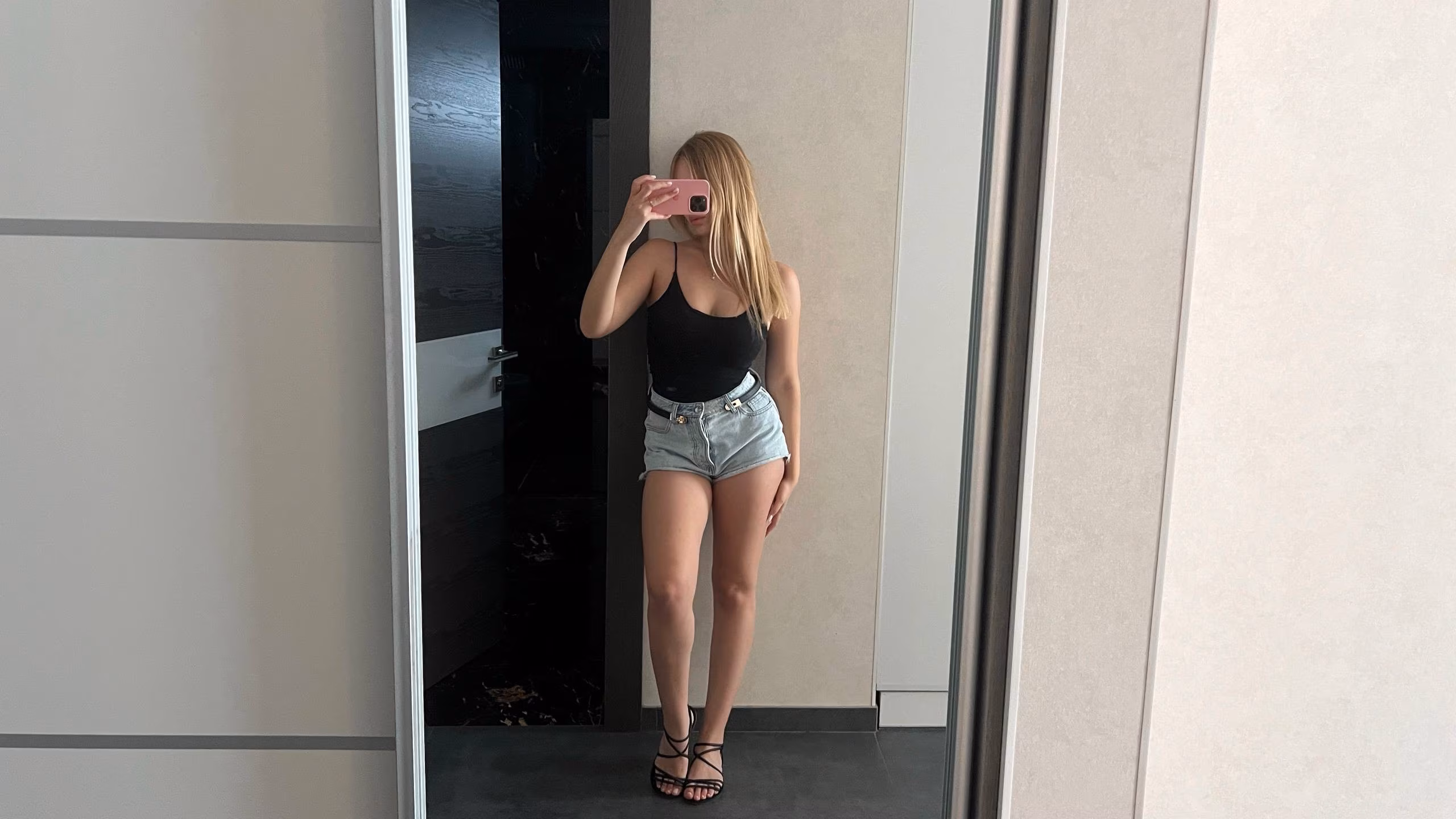 VICTORIA 21 Ukraine yeux bleus