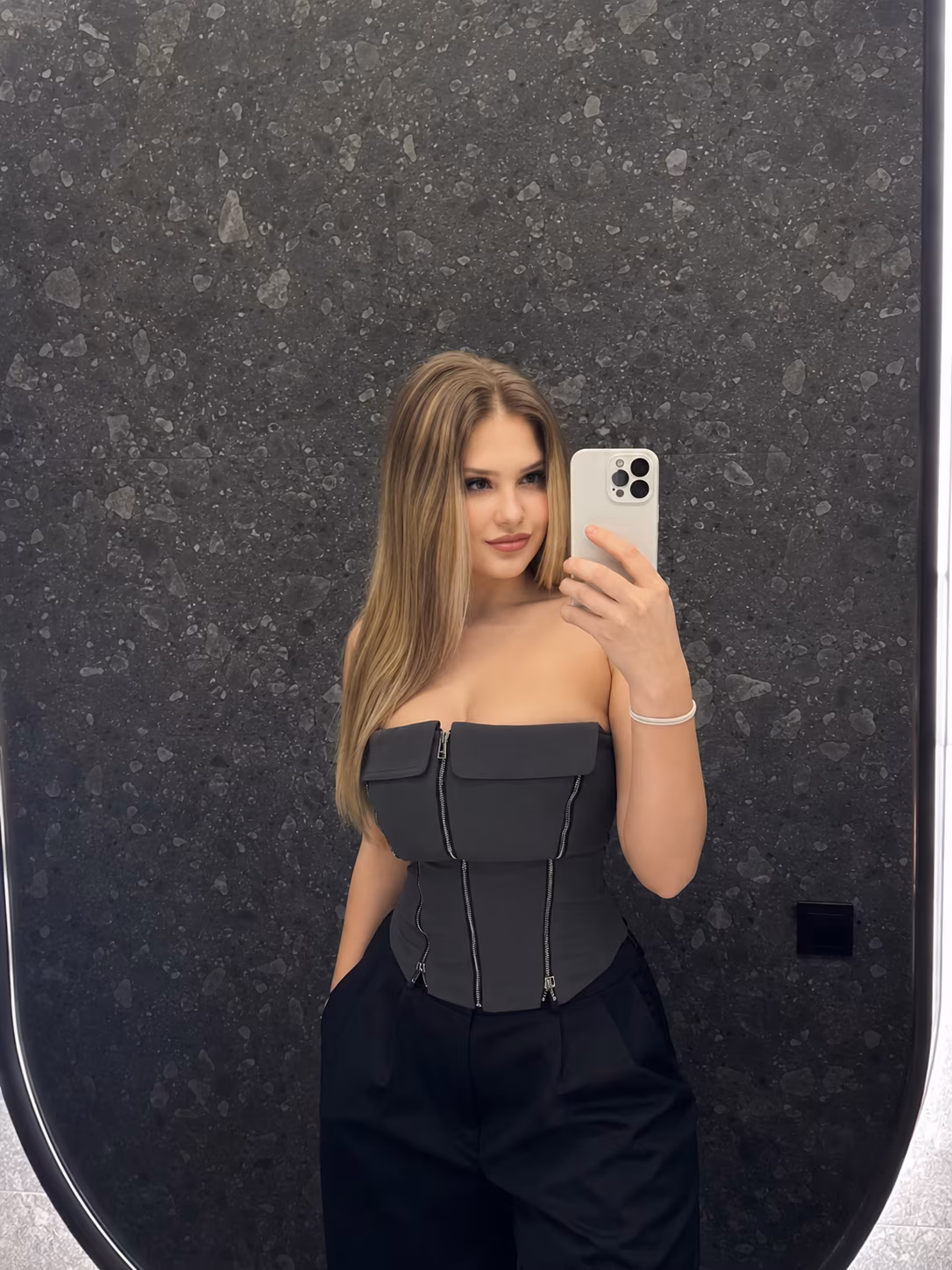 Anita 22 Okhtyrka Ukraine rencontré un