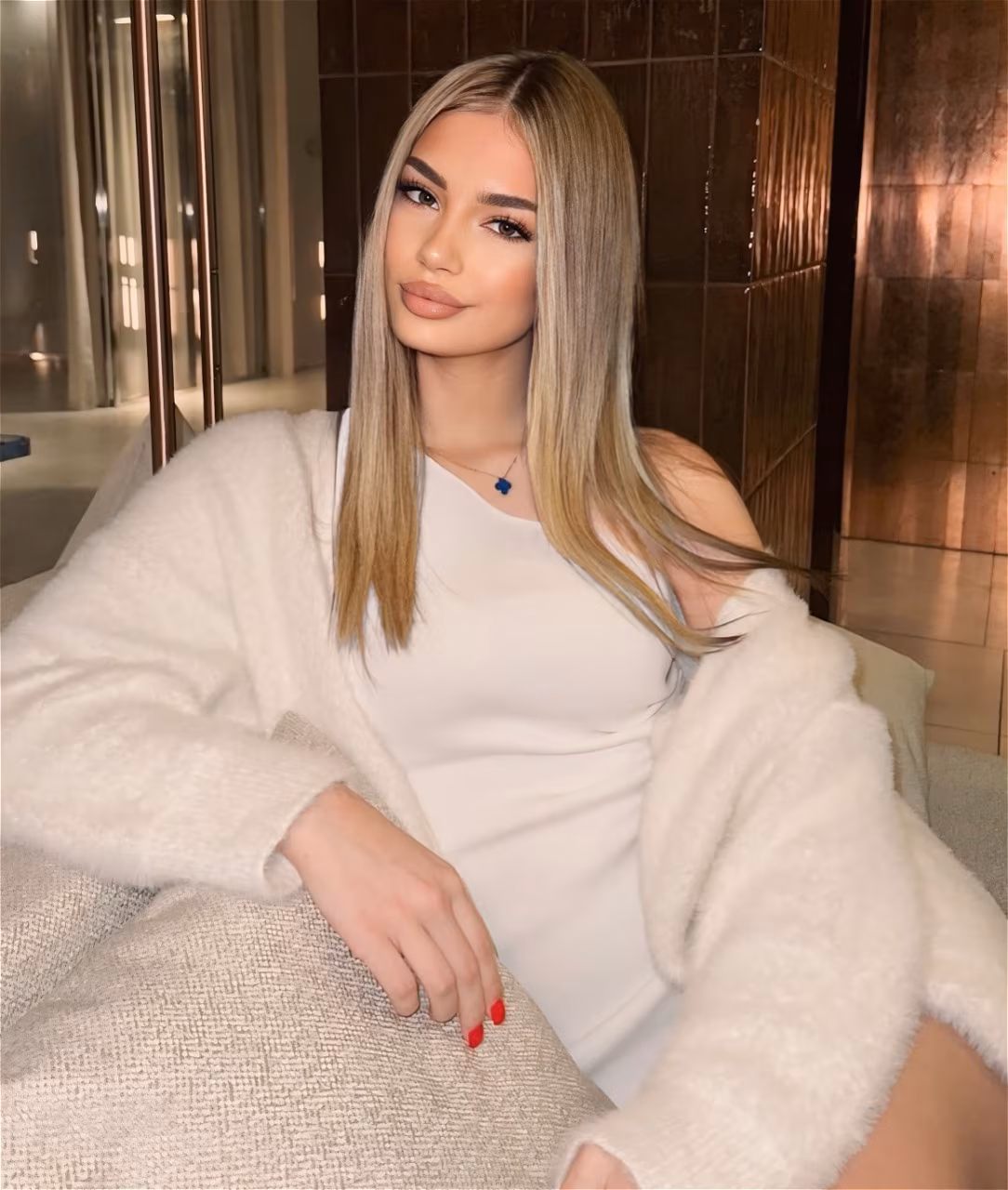 Valeria 18 Burgas Bulgaria Je cherche l'amour et un homme pour partager mon quotidien