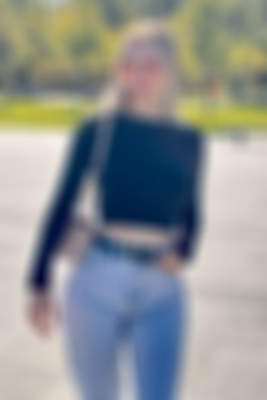 Elena 26 Kyiv  Ukraine Je cherche un homme célibataire pour une relation durable