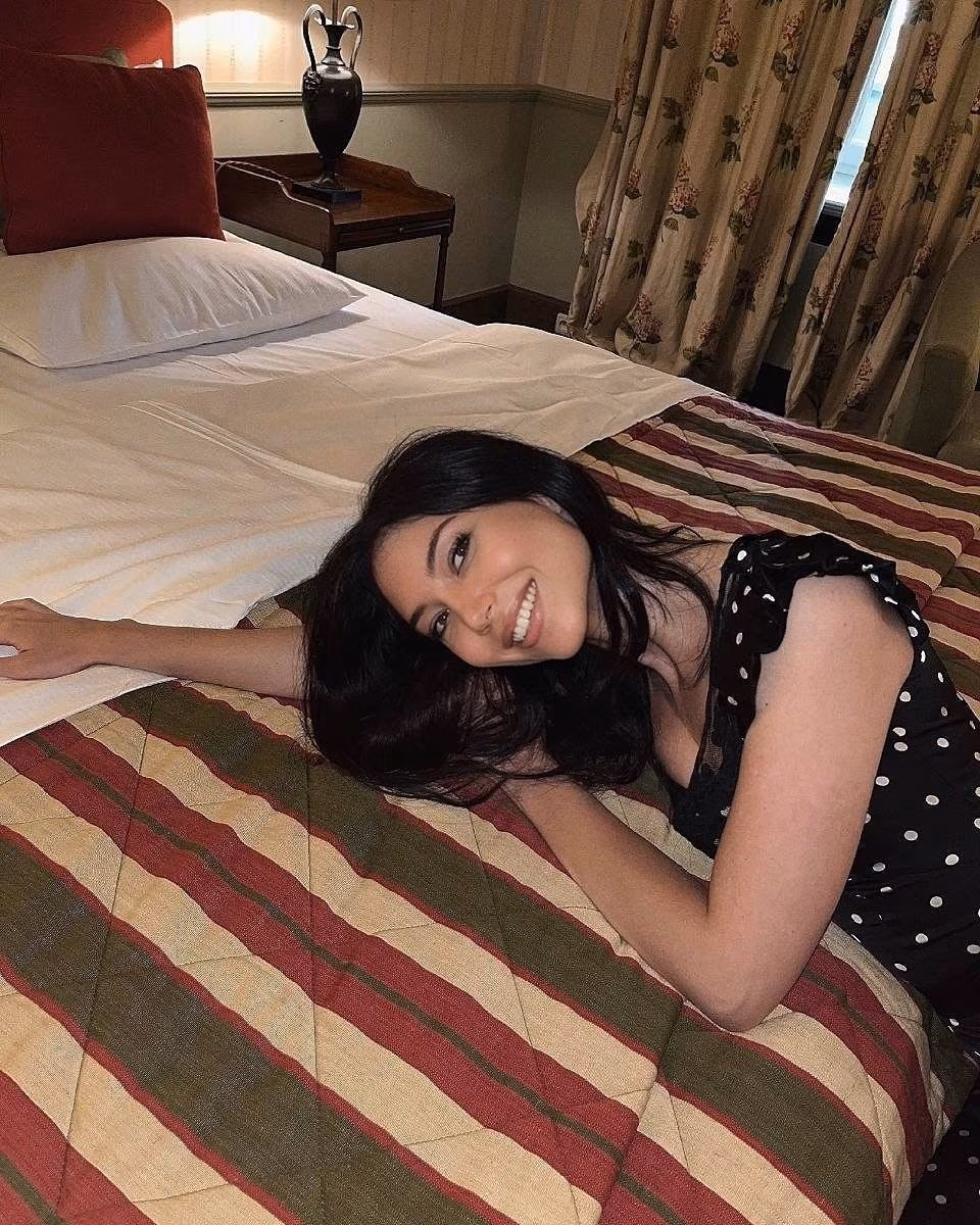 Yulia 30 Wrocław  Poland rencontre en russe