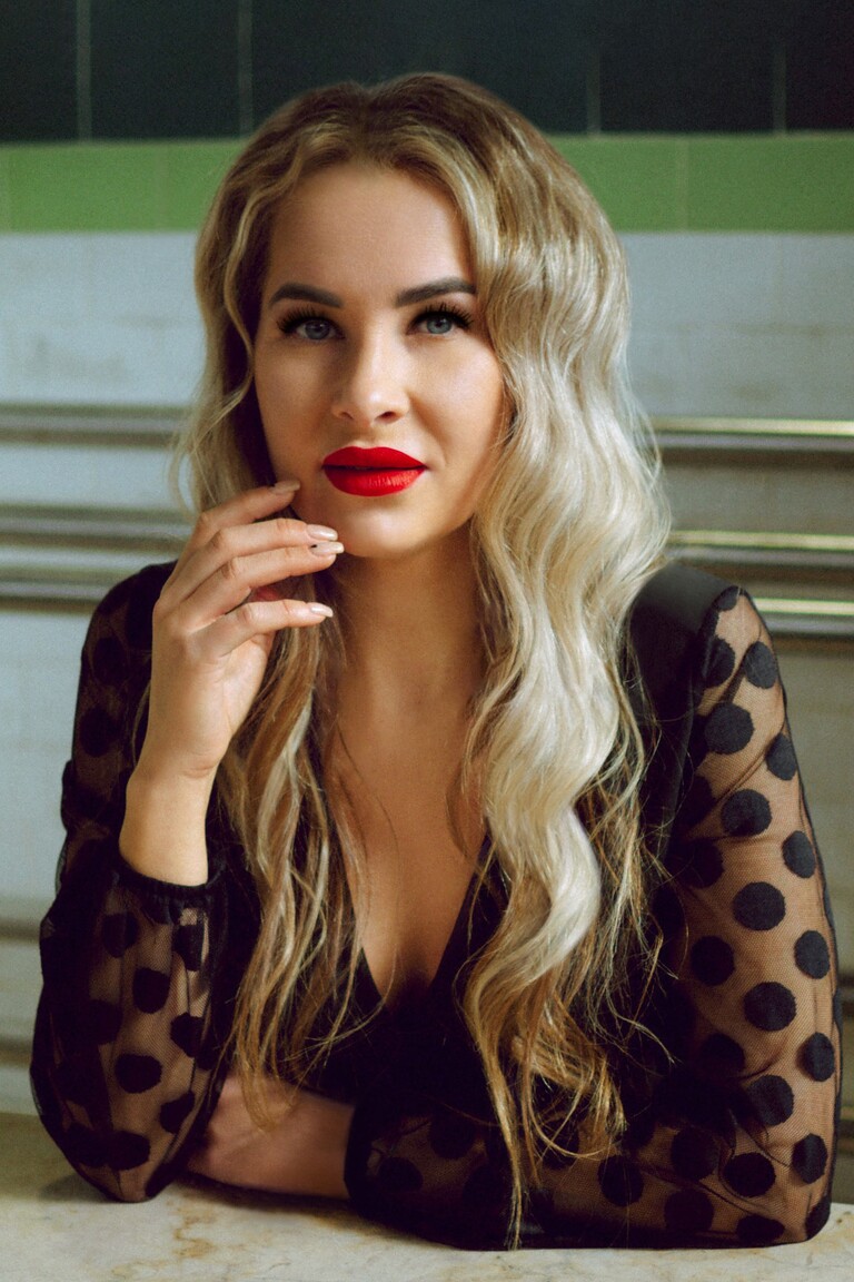 Alina rencontre femme facile