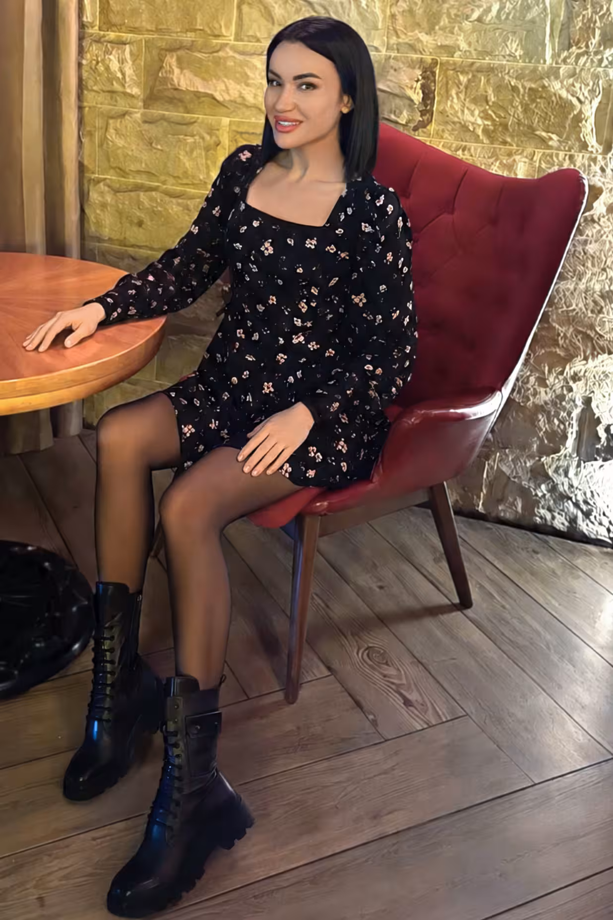 Elena rencontre femme whatsapp