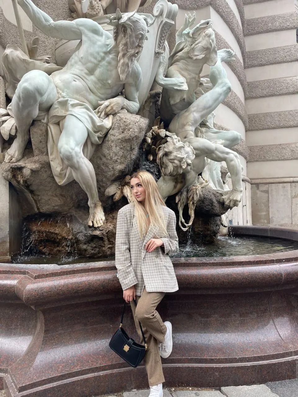 Vladyslava rencontre femme yopougon