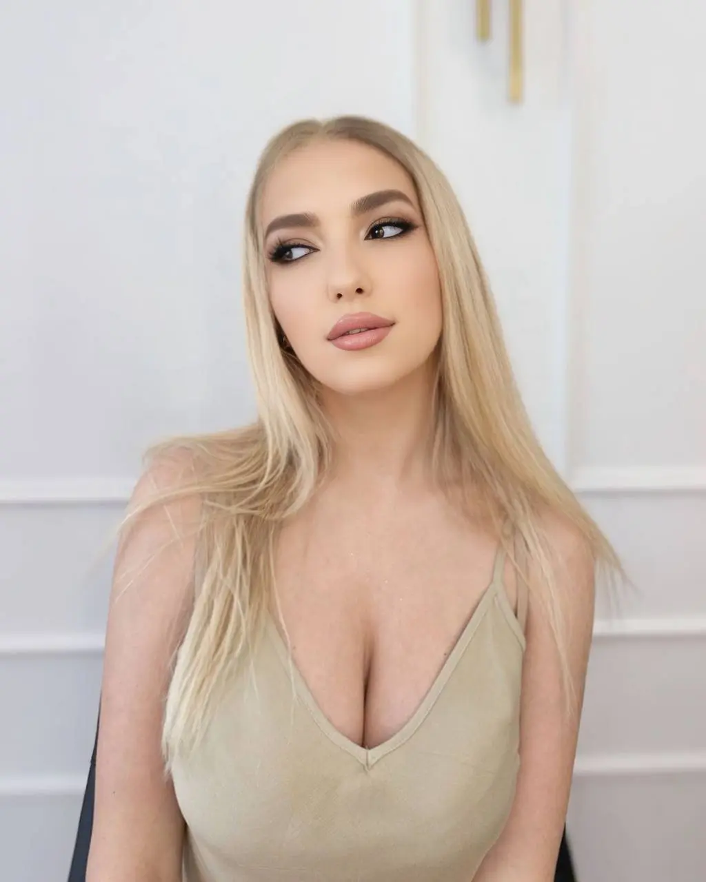 Vladyslava rencontre femme yopougon